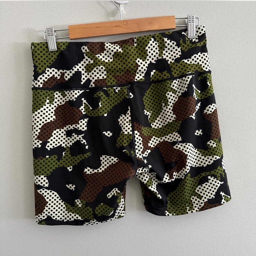 Fashion Nova Camo Print Biker Shorts - Picture 2 of 3